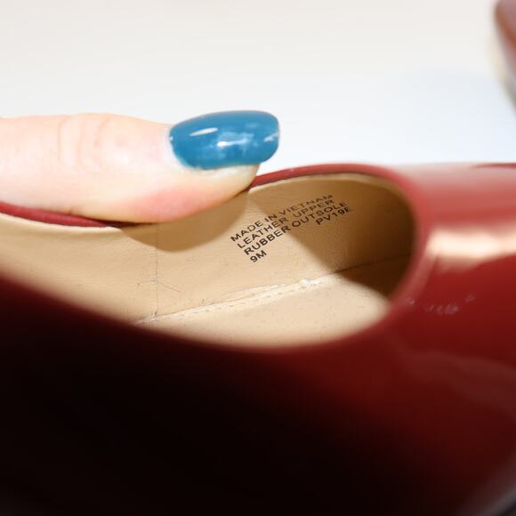 Michael Kors Red Patent Leather Pumps Pointed Toe Heels Size 9M NWOT - Picture 6 of 6